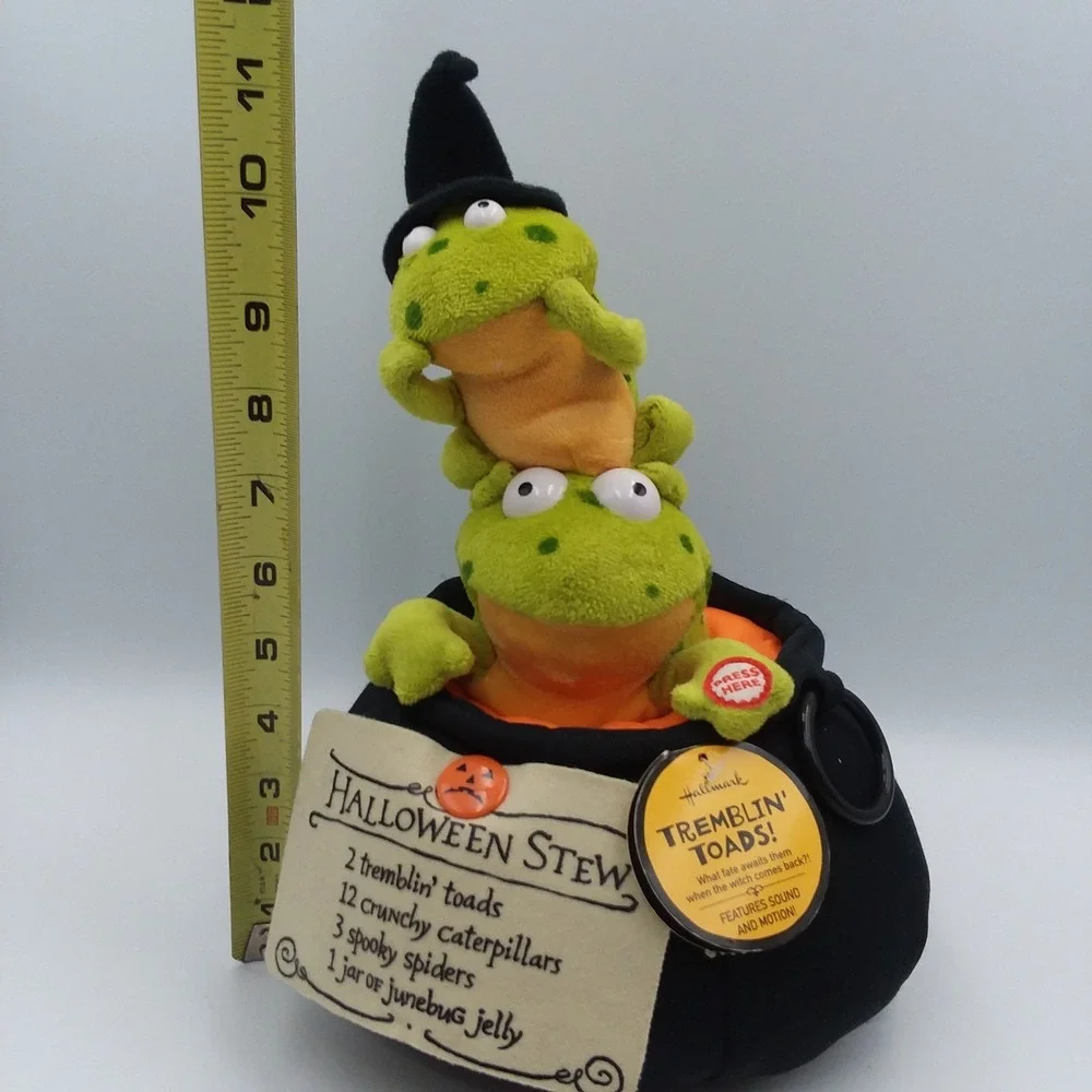 Hallmark Halloween Tremblin' Toads Singing Animated Witches Brew Cauldron *VIDEO